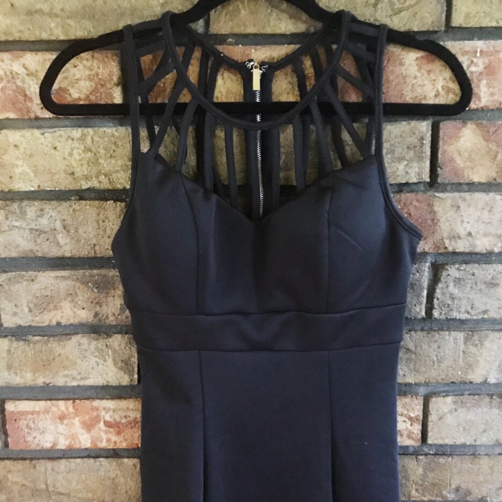 Black cage front/back mini dress🖤